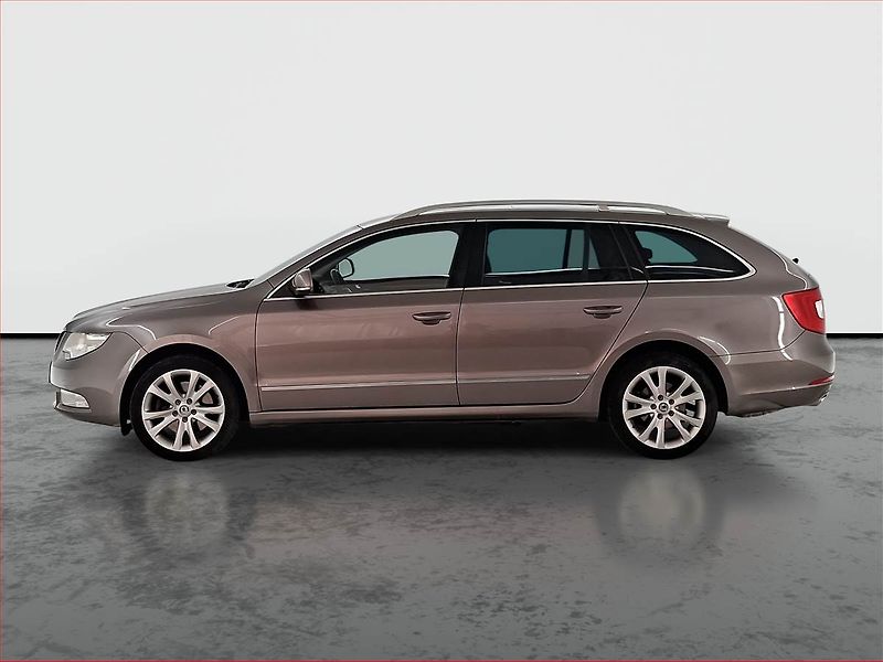 Škoda Superb (2011) Elegance 2.0 TSI, Automat - fotka 3 z 21
