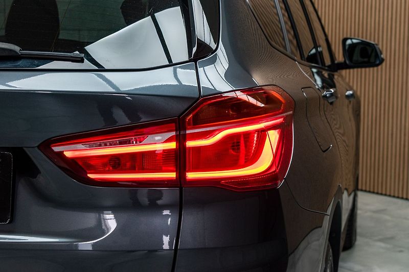BMW X1 xDrive20d Sport Line*HEAD-UP* - fotka 37 z 42