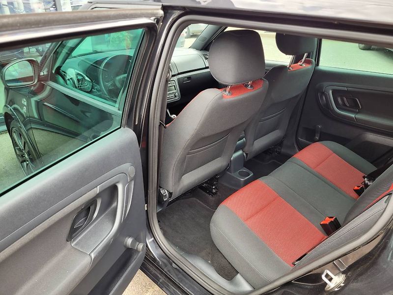 Škoda Fabia 1.2 TSI Monte Carlo - fotka 14 z 30