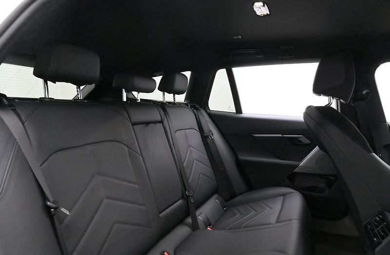 BMW i5 eDrive40 Touring M SoH 97% Taž - fotka 20 z 26