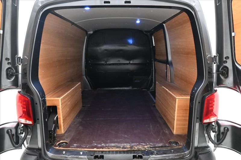 Volkswagen Transporter 2,0 TDI 110kW DSG Navi Záruka - fotka 10 z 29