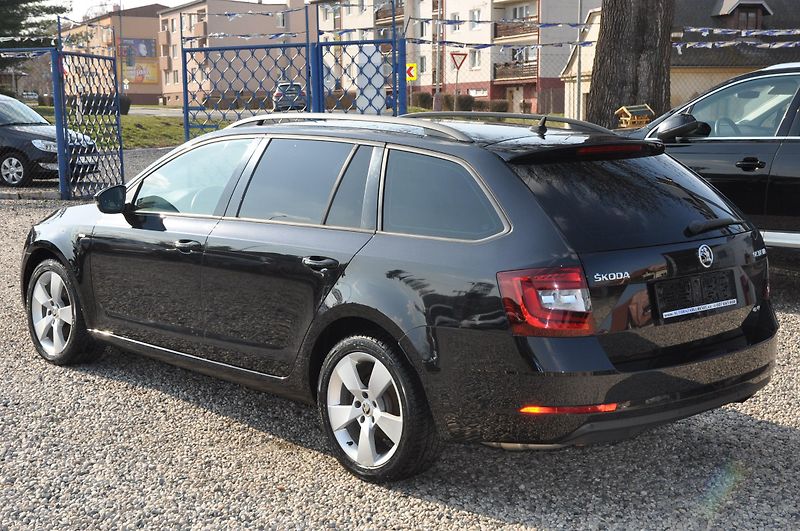 Škoda Octavia 2.0TDi 110kW 4x4 KOMBI A/T - fotka 4 z 25