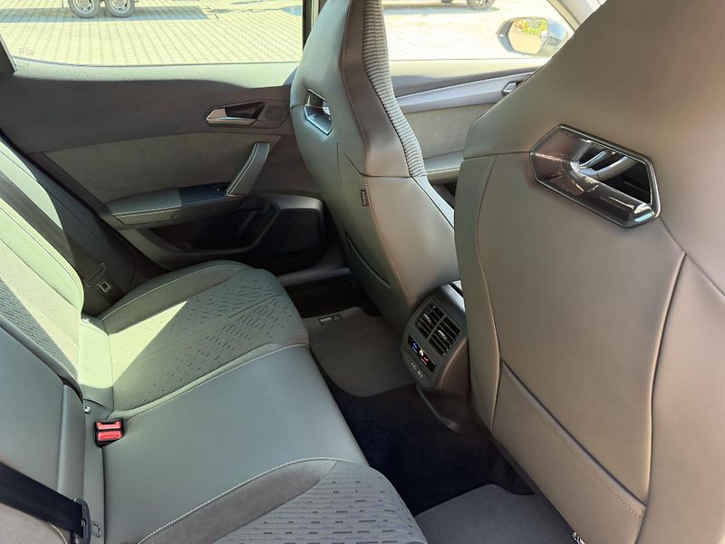 Cupra Formentor (2026) 2.0TDI TRIBE 150k DSG ZÁRUKA 5 - fotka 29 z 46