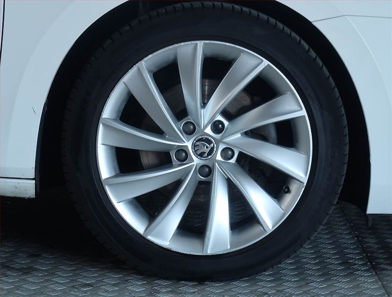 Škoda Superb (2017) Style 2.0 TDI, Kůže, Navi - fotka 15 z 17