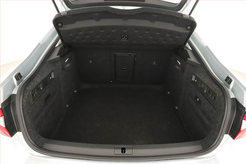 Škoda Superb (2022) Style 2.0 TDI - fotka 19 z 20