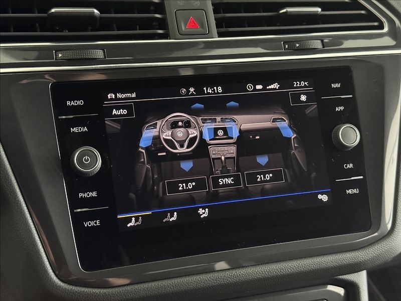Volkswagen Tiguan Allspace 2,0 TDi  DSG 4x4 R-Line Matrix - fotka 38 z 45