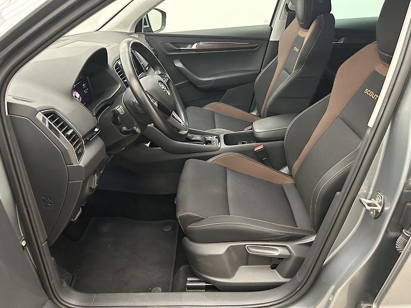 Škoda Karoq 2.0 TDI 4x4 Scout - fotka 23 z 31