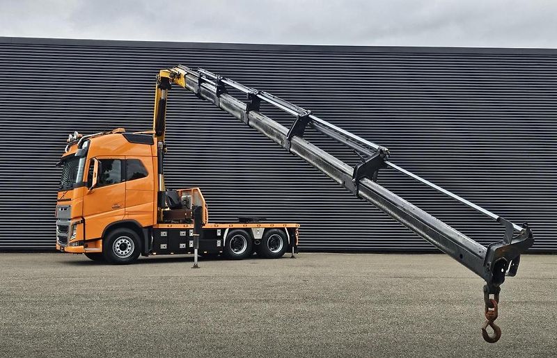 Volvo FH (2015) 16.550 6x4 tahač + HR EURO 6 - fotka 2 z 24