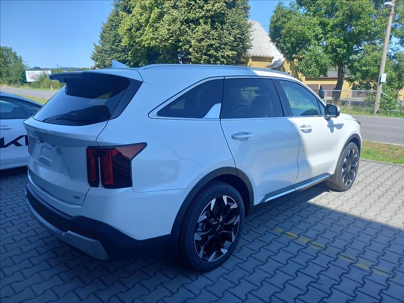 Kia Sorento 2,2 7P 4x4 8DCT TOP (2026) - fotka 6 z 6