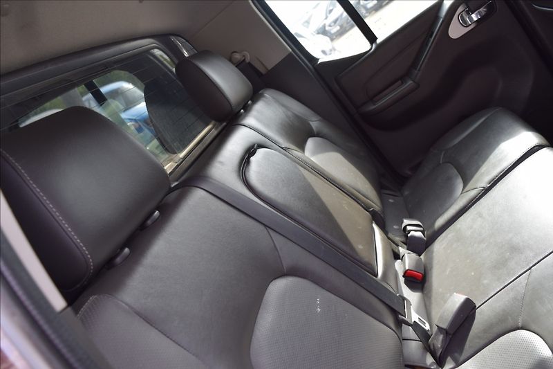 Nissan Navara 3,0 dCi V6 170KW TAŽNÉ 4X4 ALU - fotka 45 z 45