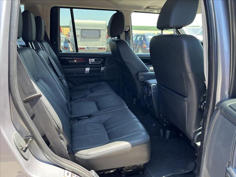 Land Rover Discovery 3,0 SDV6 7.MÍST 4x4 ROZVODY - fotka 12 z 44