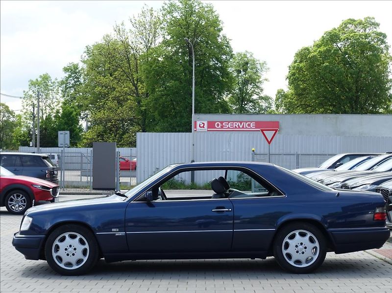 Mercedes-Benz 124 2,0 200 Sportline coupé,AC,TOP - fotka 2 z 28