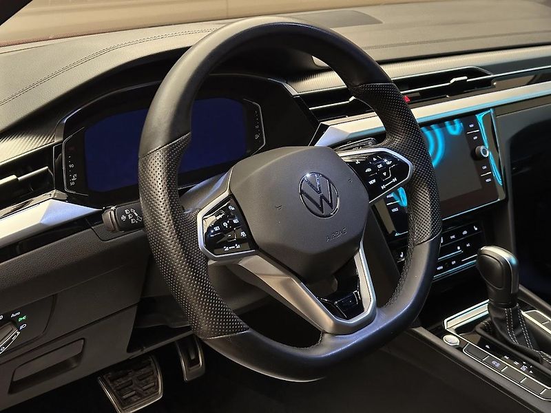 Volkswagen Arteon (2021) R-LINE 2.0 TDi SCR DSG 110 kW. - fotka 7 z 29