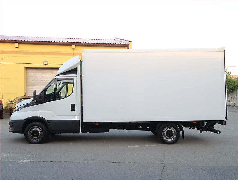 Iveco Daily (2022) 2.3 HPT, Skříň, 19m3 - fotka 3 z 17