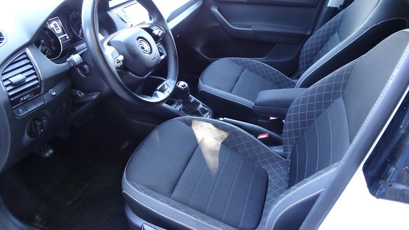 Škoda Fabia 1.0TSi Ambition + sada kol - fotka 2 z 15