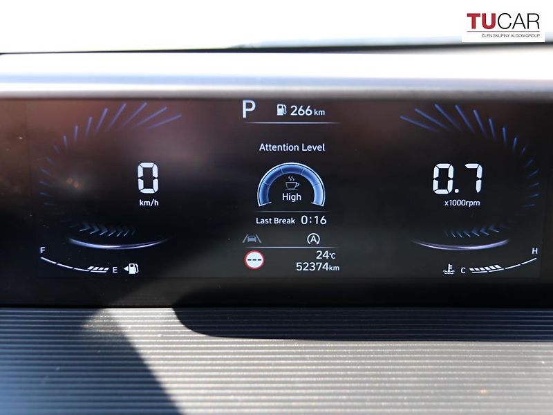 Hyundai Staria (2022) 2.2 CRDI 4x4 9 Sedadel, Kůže  - fotka 12 z 37