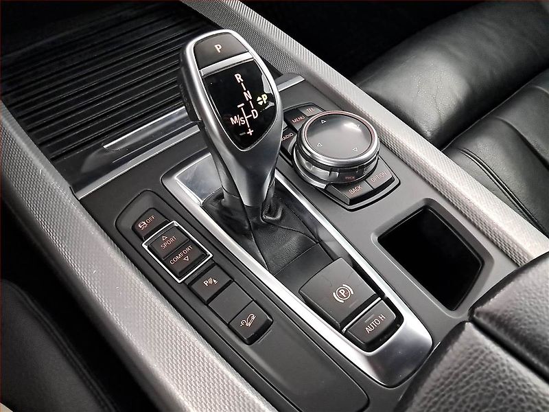 BMW X5 (2014) M Paket xDrive30d, 4X4 - fotka 13 z 19