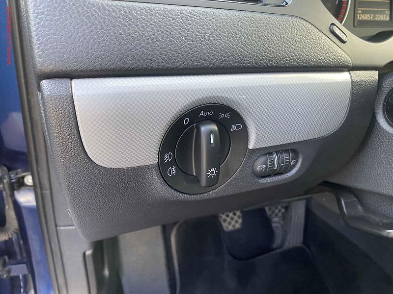 Volkswagen Jetta (2012) 1.2 TSi, Match, +kola - fotka 15 z 18