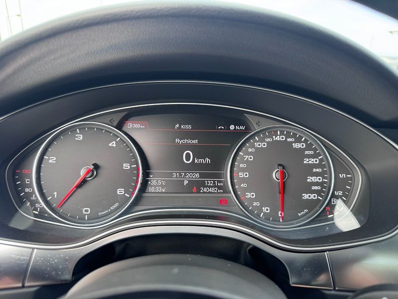 Audi A6 (2012) QUATTRO 3,0 TDI 180 KW 3. MAJ - fotka 25 z 50
