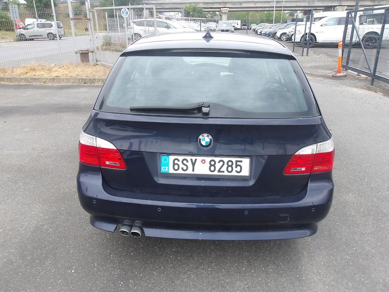 BMW Řada 5 530d PĚKNÝ !!! SERV.KNIHA ! - fotka 4 z 37