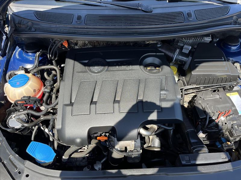 Škoda Fabia 1,6 TDi ČR KLIMA ALU 2 x KOLA - fotka 28 z 33