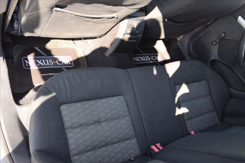 Škoda Octavia 1,9 TDI 77KW 2X KOLA PO SERVIS - fotka 19 z 49