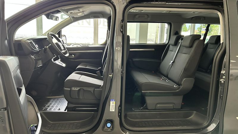 Fiat Ulysse 2.2MTJ 180k 8AT L3 - fotka 12 z 14