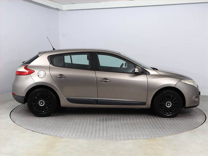 Renault Mégane (2009) 1.6 16V, Serv.kniha, po STK - fotka 6 z 12