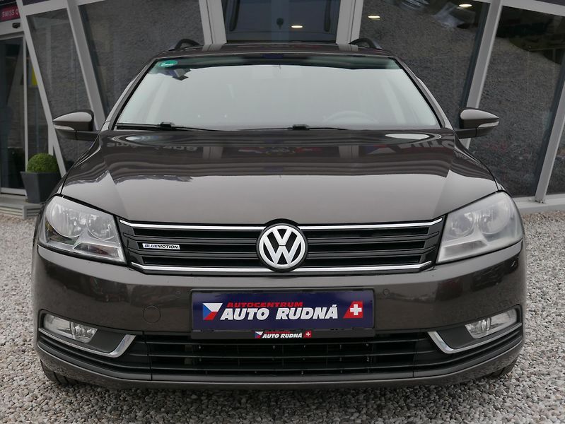 Volkswagen Passat 1,6 TDI 77kW Kombi - fotka 4 z 38