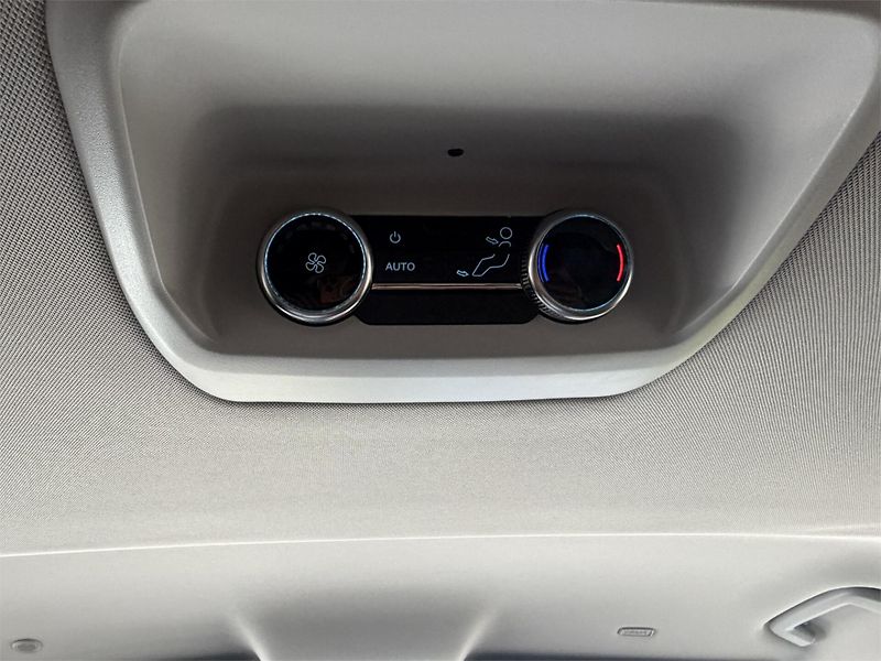 Ford Tourneo Custom Titanium X L1, Tourneo, 2.0 Ec - fotka 14 z 21