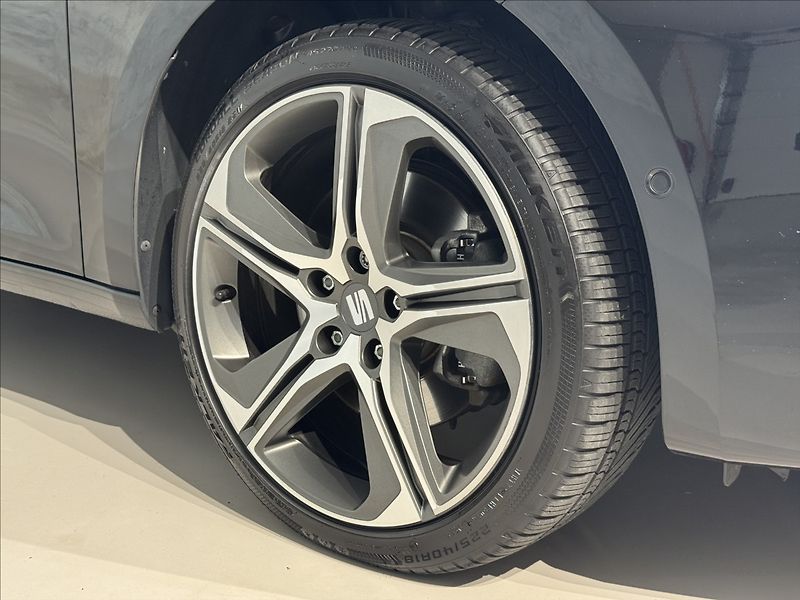 Seat Leon 1,4 TSi  e-Hybrid FR Line LED - fotka 6 z 50