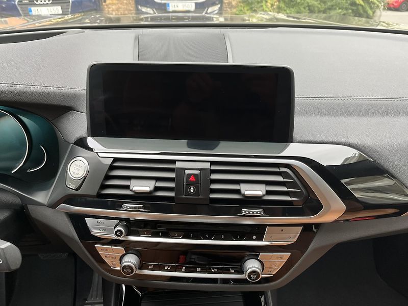 BMW X3 (2018) 30D xDRIVE LUXURY LINE - fotka 24 z 46