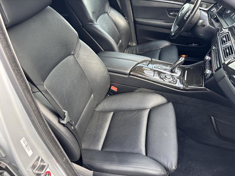 BMW Řada 5 (2011) 3.0D XDRIVE, 190kW, REZERVACE - fotka 12 z 23