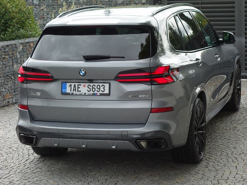 BMW X5 (2024) 4.0d*M-PAKET*VZDUCH*TOP*1M*CZ! - fotka 2 z 50