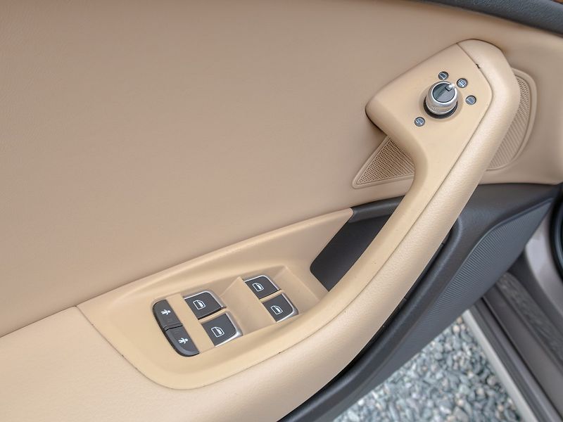 Audi A6 Allroad (2014) 3.0TDI 180KW – VÝBAVA - fotka 31 z 44