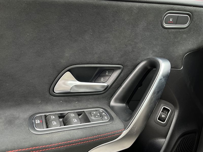 Mercedes-Benz CLA Třída 180 d kupé AMG - fotka 13 z 18
