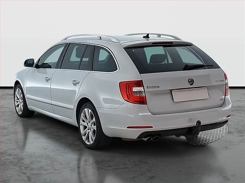 Škoda Superb (2014) 2.0 TDI, 4X4, Kůže, Bi-Xenony - fotka 4 z 17