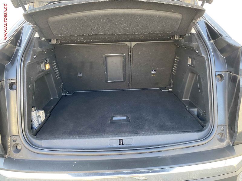 Peugeot 3008 (2019) 1.2PT, Allure, navi, kamera - fotka 7 z 17