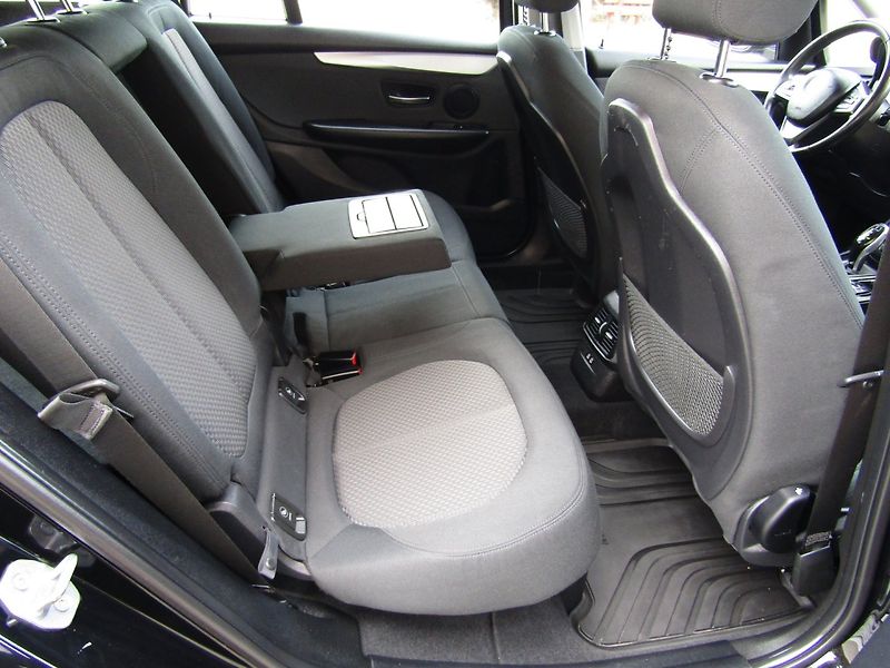 BMW Řada 2 (2019) GT 216D AUTOMAT - fotka 25 z 37