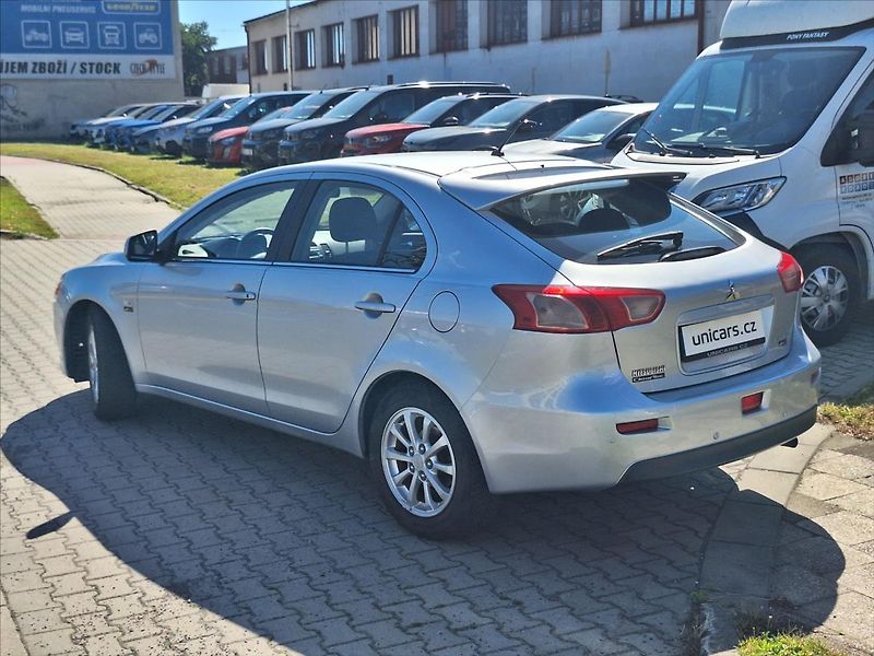 Mitsubishi Lancer 1,6   poctivý komplet servis - fotka 4 z 16
