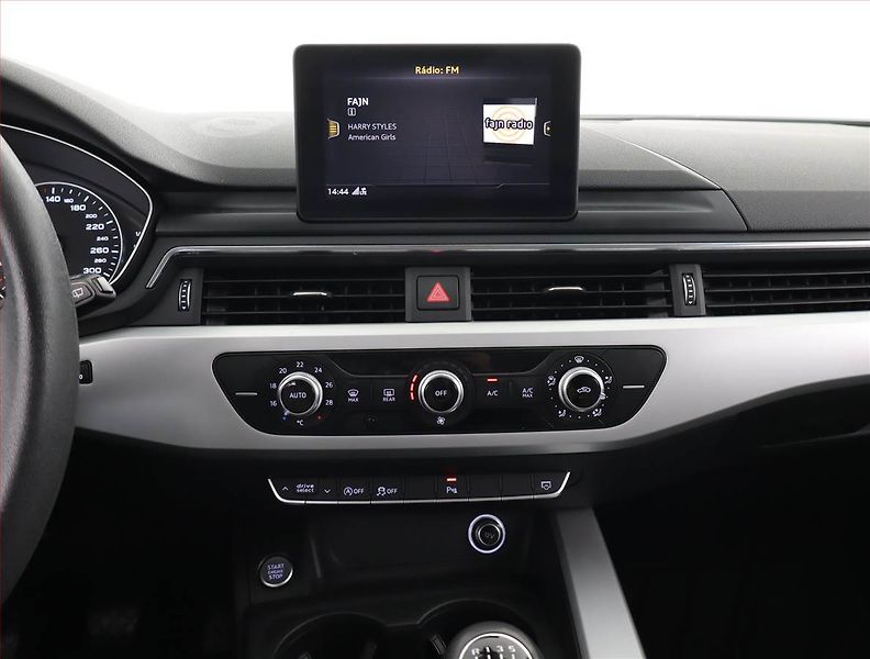 Audi A4 (2017) 2.0 TDI, Serv.kniha, Navi - fotka 11 z 25