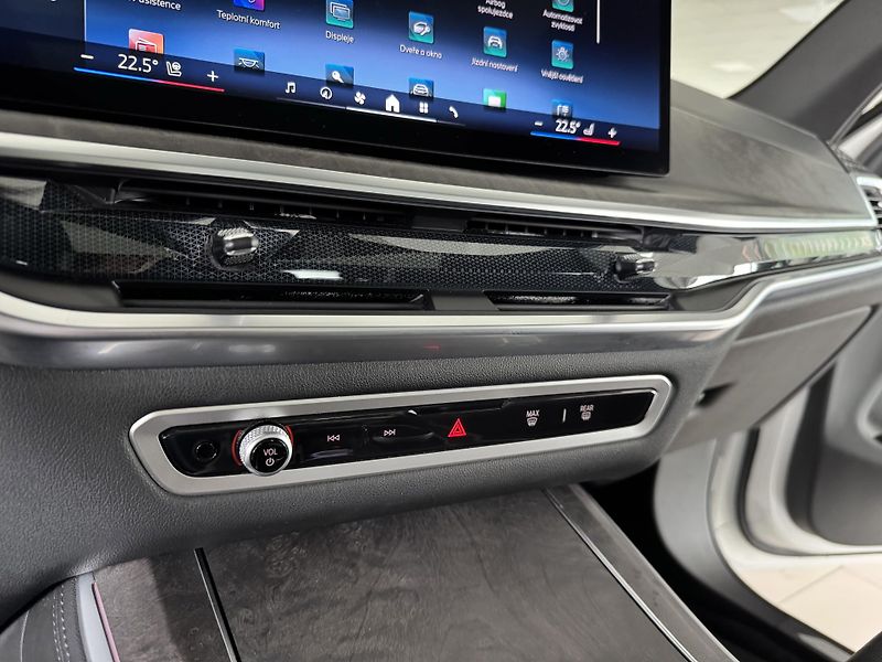 BMW X5 40i xDrive*280kW*Laser*Panoram - fotka 24 z 45