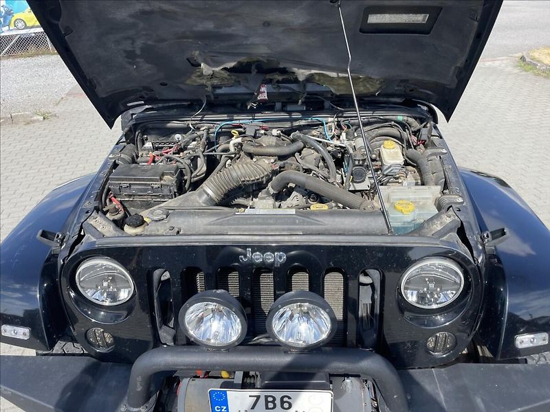 Jeep Wrangler 3,8 V6 UNLIMITED 146kw ARB Har - fotka 18 z 31