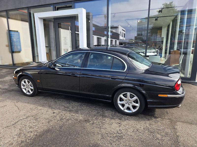 Jaguar S-Type (2003) 3.0i - fotka 2 z 26