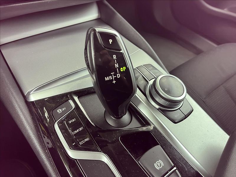 BMW Řada 5 2,0 d 140kW  Navi,LED,Kamera - fotka 24 z 45