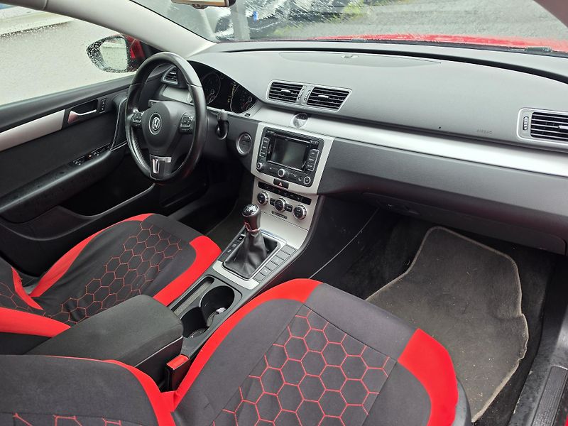 Volkswagen Passat 1.6 TDI Led Tz Navigace  - fotka 17 z 20