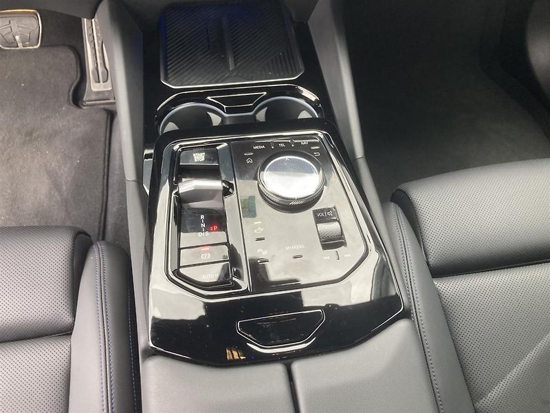 BMW Řada 5 520d xDrive Sedan - fotka 11 z 15