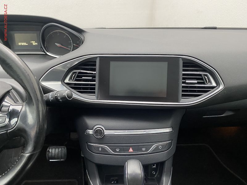Peugeot 308 (2016) 2.0 HDi, Allure, AT - fotka 12 z 18