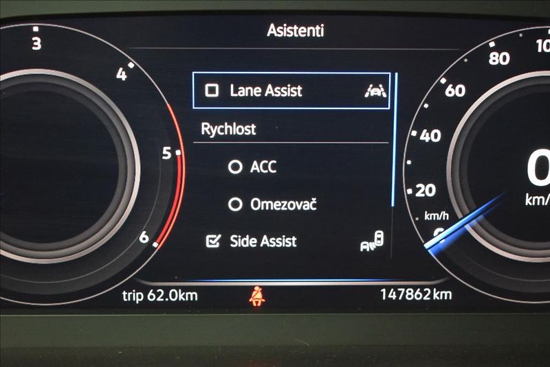 Volkswagen Tiguan 2,0 TDi, virtual,pano,navi, - fotka 38 z 44