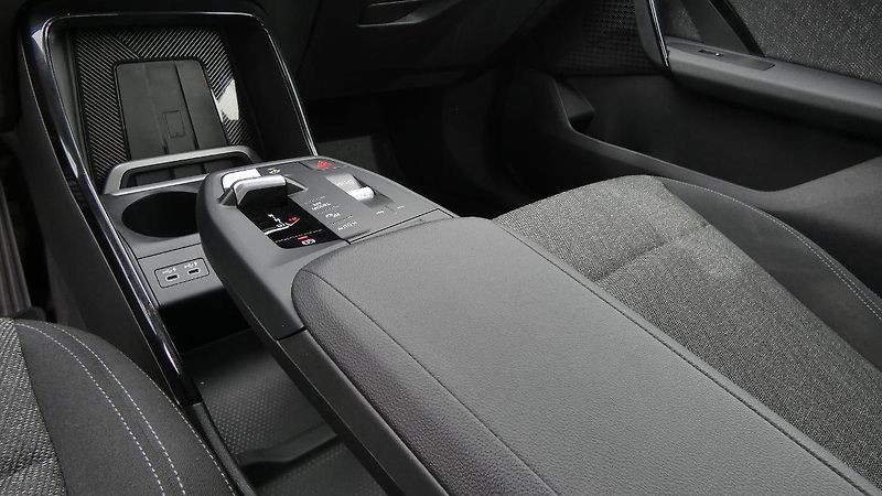 BMW X1 sDrive 18i - fotka 6 z 22